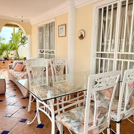 Violetta ヴィラ カジャオ・サルバヘ