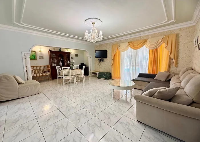 Villa Violetta Callao Salvaje